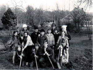 Heinrich Sternberg im Stadtpark mit Schülern um 1976
